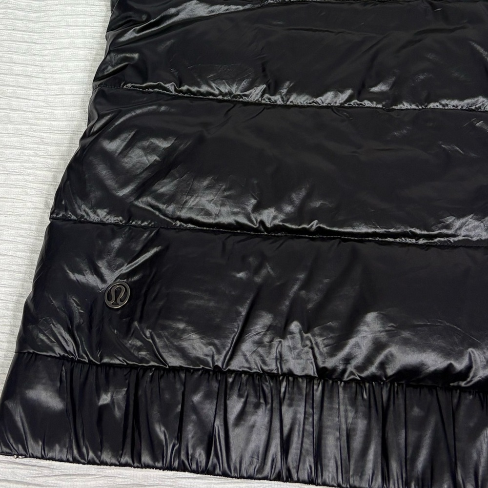 lululemon athletica Shiny Black Hooded Vest - Picture 10 of 12